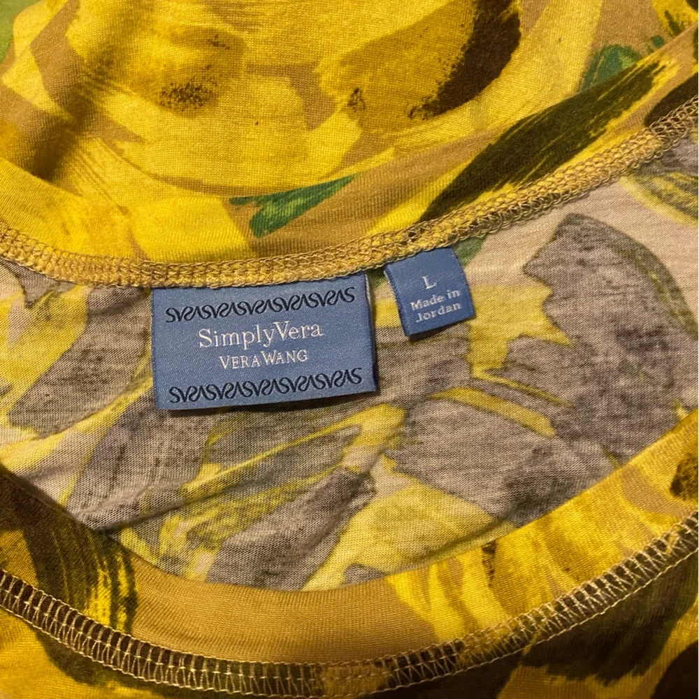 Simply Vera Floral Tank, Size Large - Picture 3 of 5